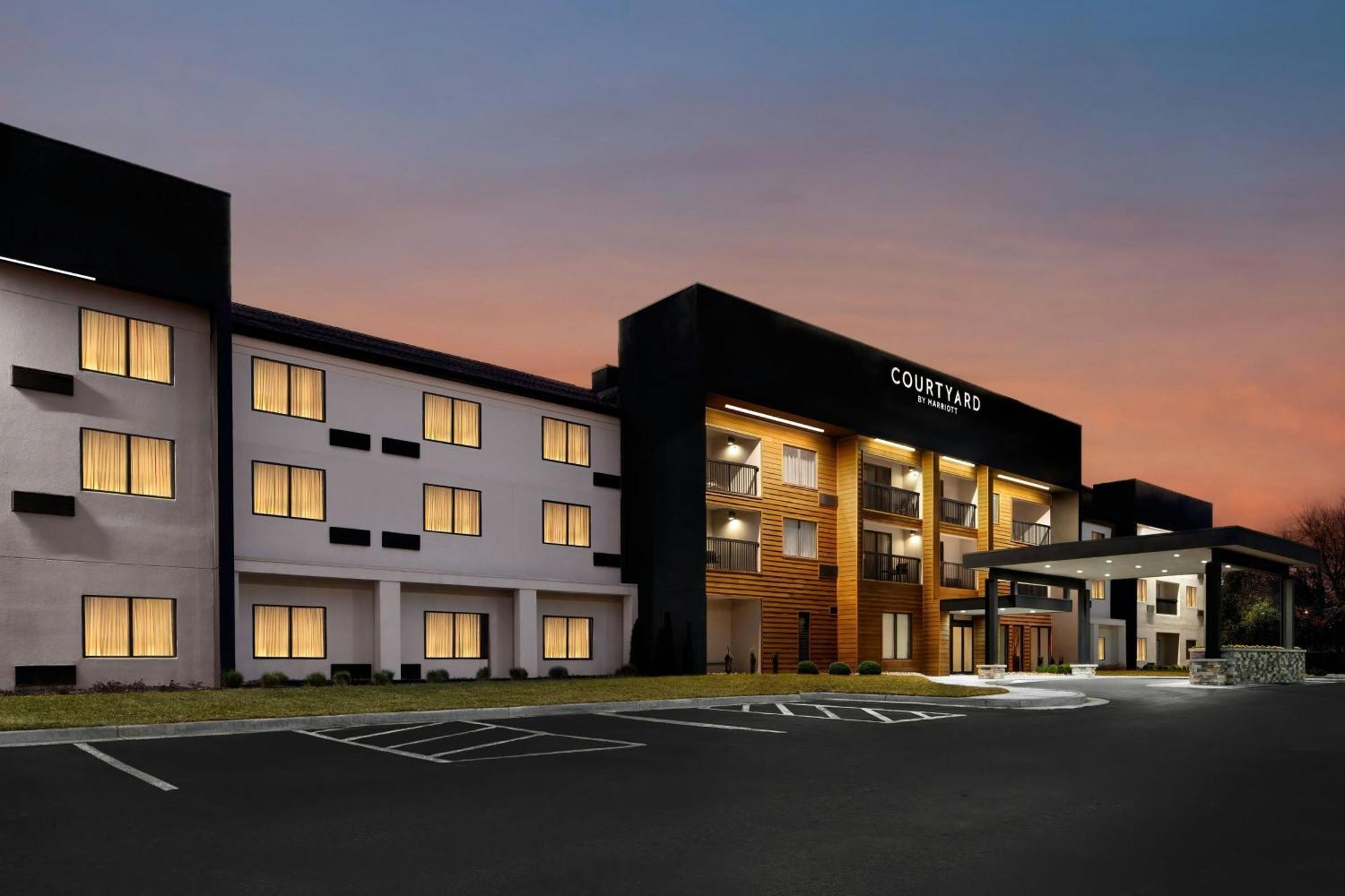 Courtyard Chesapeake Greenbrier Exterior photo