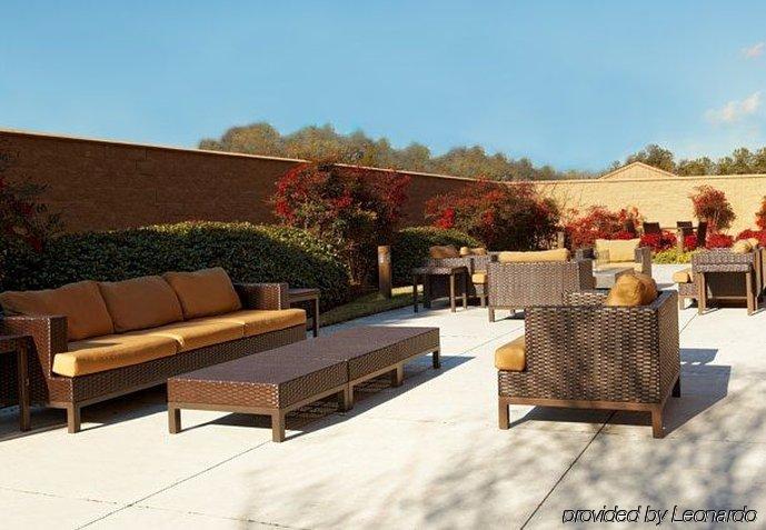 Courtyard Chesapeake Greenbrier Exterior photo
