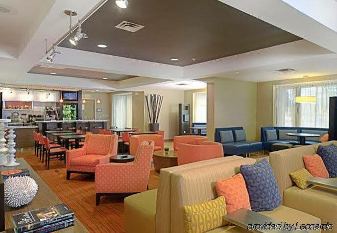 Courtyard Chesapeake Greenbrier Exterior photo